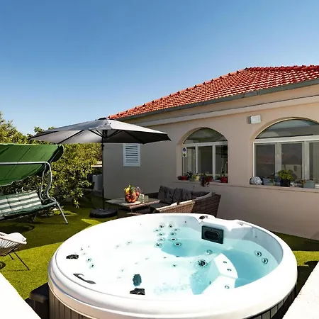 Сasa de vacaciones In With House Sea View Vela Luka